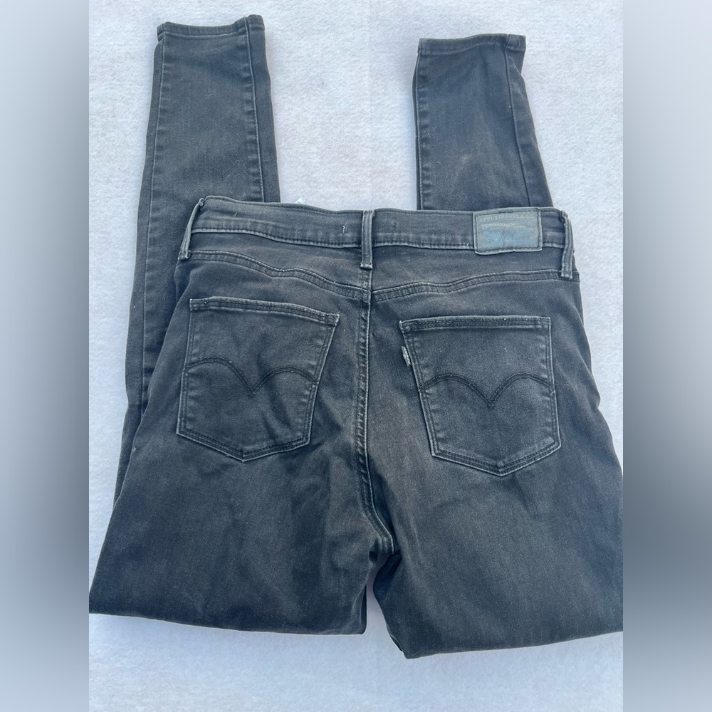 Levis Slimming Super Skinny Black Denim Jeans womens Size 30/10 - Picture 4 of 8